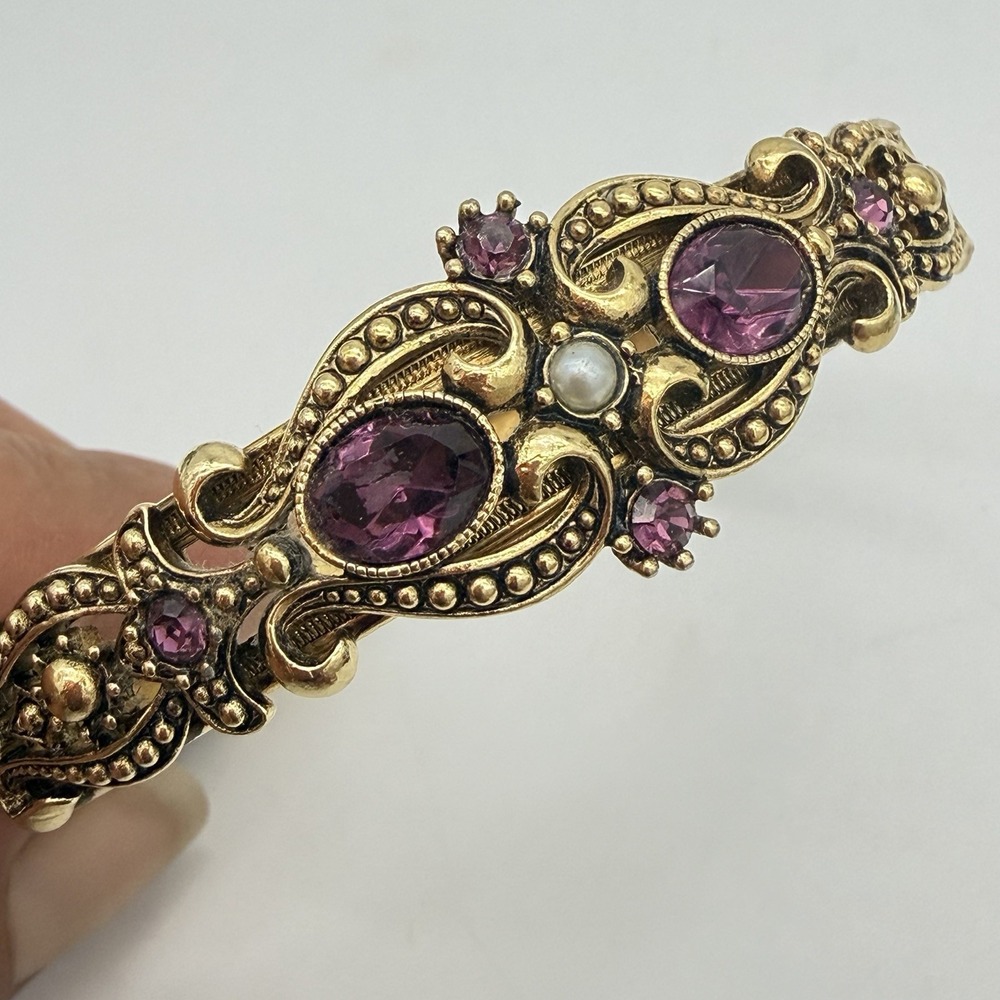 Vintage Avon 1974 Queensbury Victorian Purple Amethyst Glass Hinged Bracelet 7"